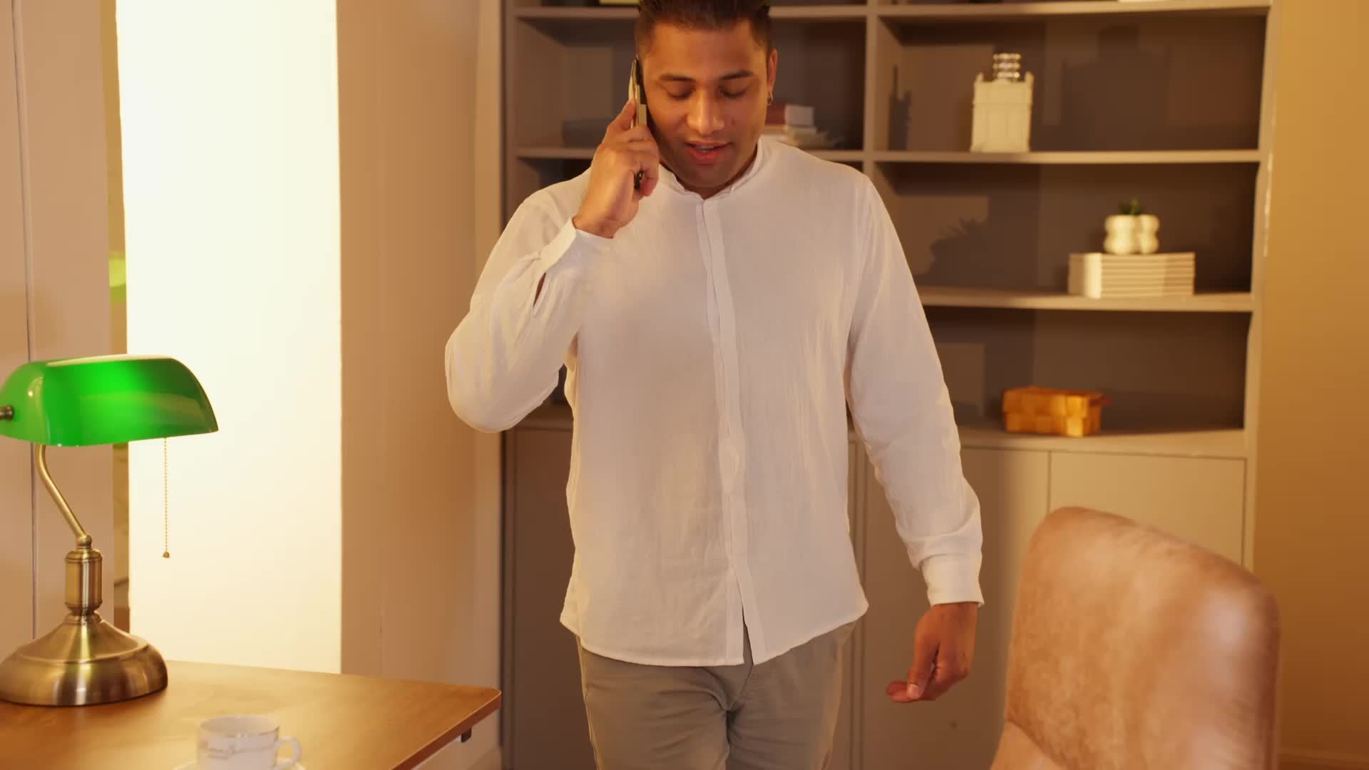 Ergonomic Executive Office Chair - High Back Suede Desk Chair with Lumbar Support, Side Pockets, and 5-Wheel Base for Comfortable Workspace, 400LBS Capacity